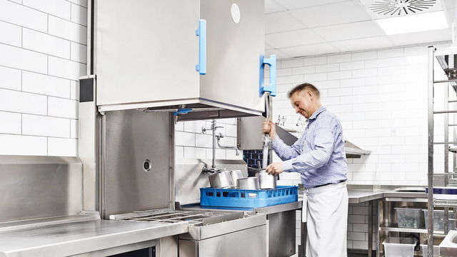 Sanayi Tipi Bulaşık Makinesi Neden Köpürür? Çözüm Önerileri