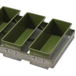 İles - Tost Ekmek Kalıbı Yapışmaz Kaplamalı Kapaklı, 3 Bölmeli 14X14X30 Cm (1)