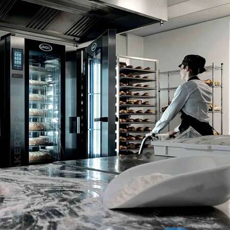 Unox Bakertop Plus Combi Fırın, 60x40 cm 16 Tepsi Kapasiteli, Gazlı Unox Bakertop Plus Combi Fırın, 60x40 cm 16 Tepsi Kapasiteli, Gazlı